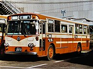 ふそうMR410(1971年式) 240 1986年12月10日廃車 4R94と共に一大勢力誇った本型式は、富士重R13初期型、同サッシ窓、同13E型、神奈中から譲受した呉羽車体車と、多彩な形態であった。この年式はPR95と共に補助席付貸切兼用車が数台在籍したが、外観上は全く同一である。
