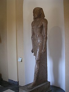 Statue colossale de Ptolémée II provenant d'Héliopolis, musées du Vatican.