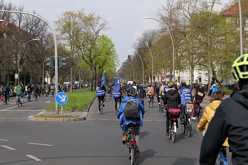 File:MyGruni 1st may demonstration Berlin 2021 Grunewald to Hermannplatz 03.jpg