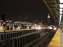 46th Street - Bliss Street subway station NYCSub 7 station view.jpg