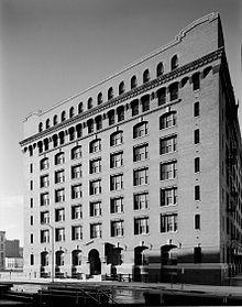 The Nash Block, a 1905 design in Downtown Omaha. Nash Building.jpg