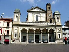 Nola: Historia, Personajes famosos, Tradiciones