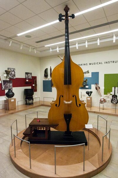 File:Octobass - MIM PHX.jpg