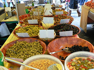 Occitània : olivas au mercat de Tolon, en Provença