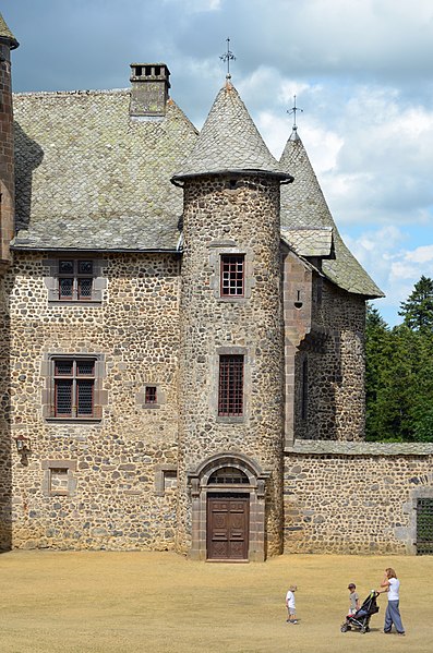 File:OrcivalChateauCordes 3.jpg