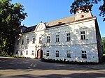 Overview of Chateau in Tavíkovice, Znojmo District.JPG