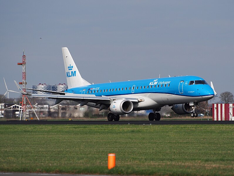 File:PH-EZK KLM Cityhopper Embraer ERJ-190STD (ERJ-190-100) at Schiphol (AMS - EHAM), The Netherlands pic1.JPG