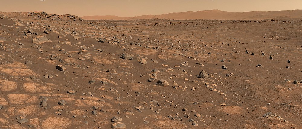 Panorama da superfície de Marte na cratera do Lago, tirada pelo rover Perseverance em 8 de julho de 2021