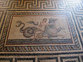 Helenistični grški mozaik nimfe, ki jaha morsko bitje, iz palače Velikega mojstra, Rodos, Grčija, 2. st. pr. n. št.