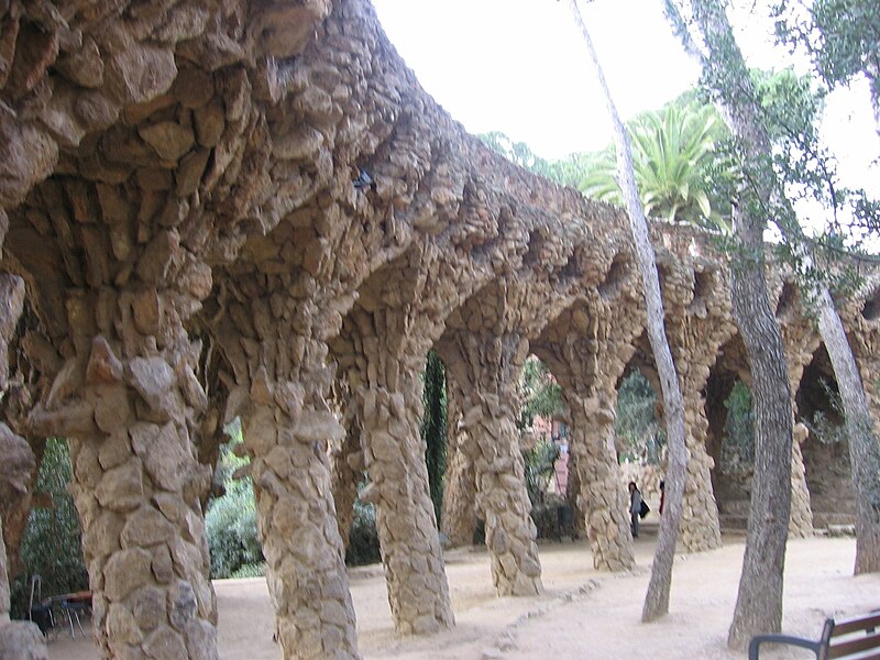 File:Park Güell10.jpg