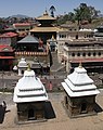 Pashupatinath-Tempel-13b-2013-gje.jpg