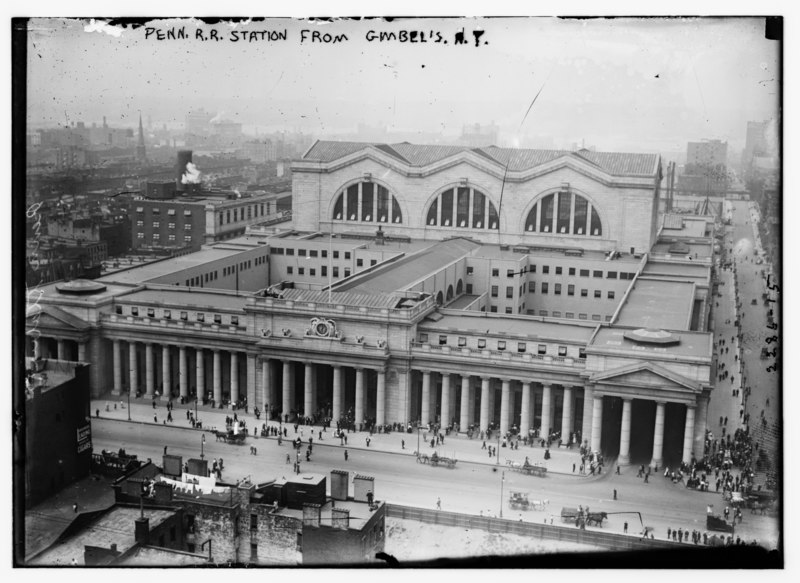 File:Penn. RR Station from Gimbel's N.Y. LCCN2014689690.tif