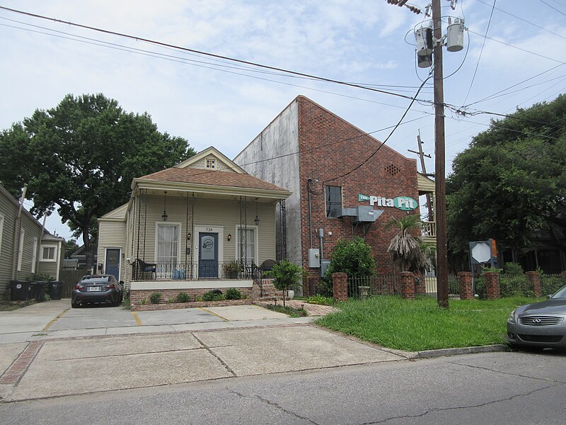 File:Pita Pit Closed New Orleans July 2018.jpg