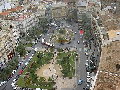 How to get to Plaza de la Reina with public transit - About the place