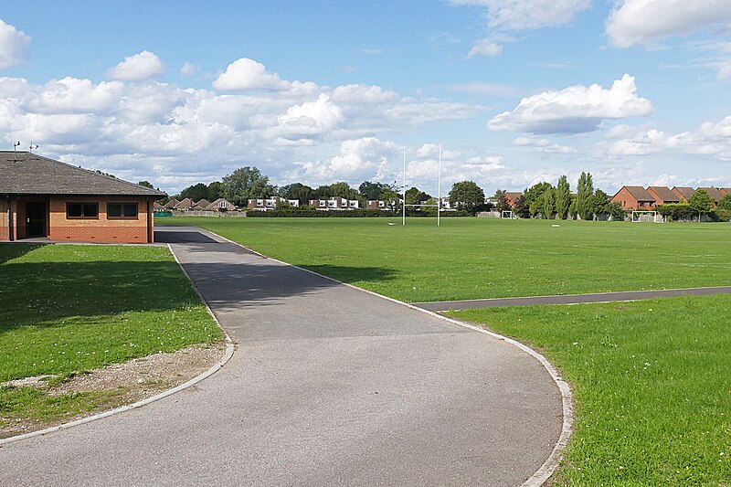 File:Playing fields, Thamesmead school - geograph.org.uk - 4644285.jpg