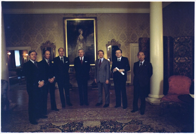 File:Portrait of G7 leaders, Helmut Schmidt, Pierre Trudeau, Valery Giscard d'Estaing, James Callaghan, Jimmy Carter... - NARA - 174635.tif