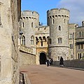 Puerta normanda del castillo de Windsor.jpg