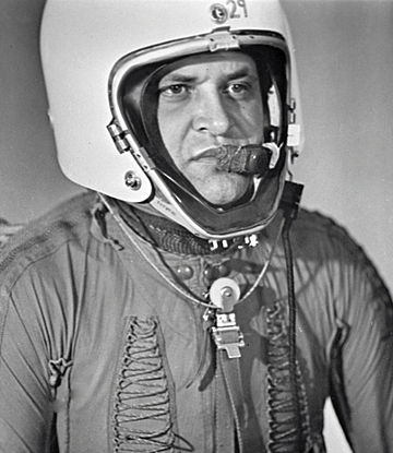 File:RIAN archive 35172 Powers Wears Special Pressure Suit.jpg