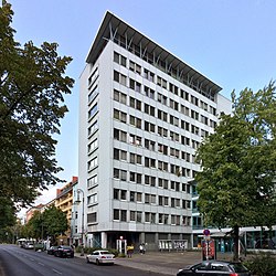 Rathaus-Kreuzberg-Yorckstr-Berlin-08-2018.jpg