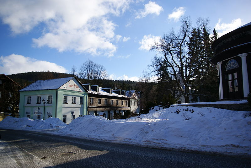 File:Restaurace Džbán (Karlova Studánka), Karlova Studánka 12.JPG