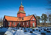 Fil:Roslags-Kulla kyrka från sydväst.jpg