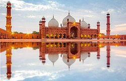 Royal mosque Lahore.jpg