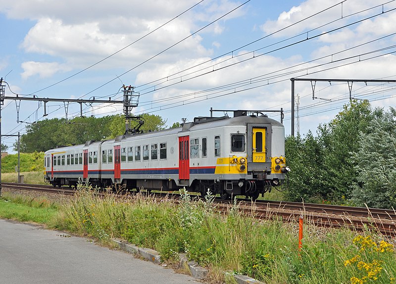 File:SNCB EMU777 R06.jpg