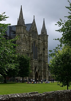 Salisbury Cathedral West Front.jpg