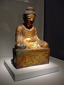 Chinesische Buddhastatue aus dem 4. Jahrhundert; das älteste bekannte Kunstwerk in Brundages Sammlung, heute im Asian Art Museum in San Francisco