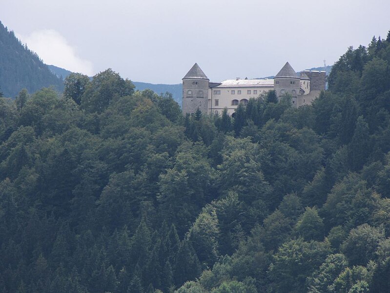 File:Schloss Ringberg Tegernsee.JPG