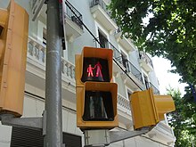 School crossing pedestrian signal (red) (18545206631).jpg