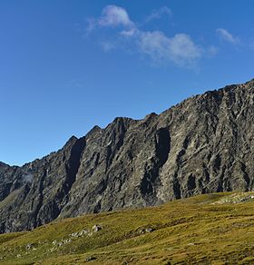 Blick auf die Westliche Erlsbacher Spitze (Mitte) von Norden.