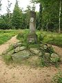 Lauras Denkmal, Zustand 2012, dahinter Laurawiese