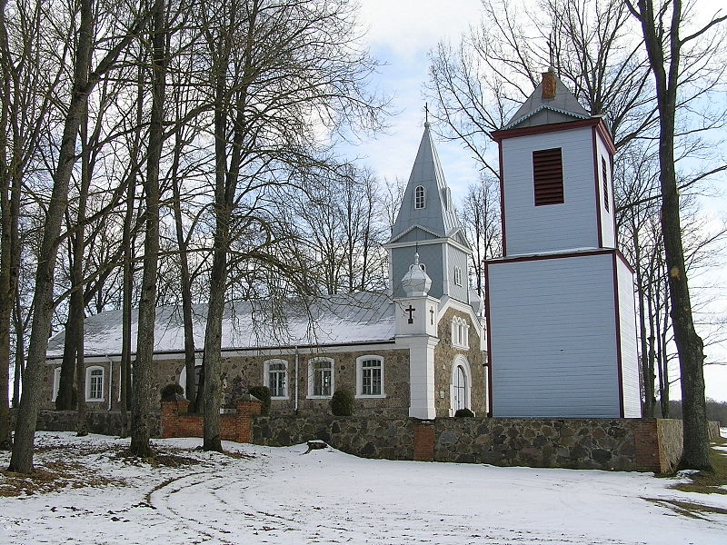 File:Skrebotiksio baznycia is siaures vakaru puses.JPG