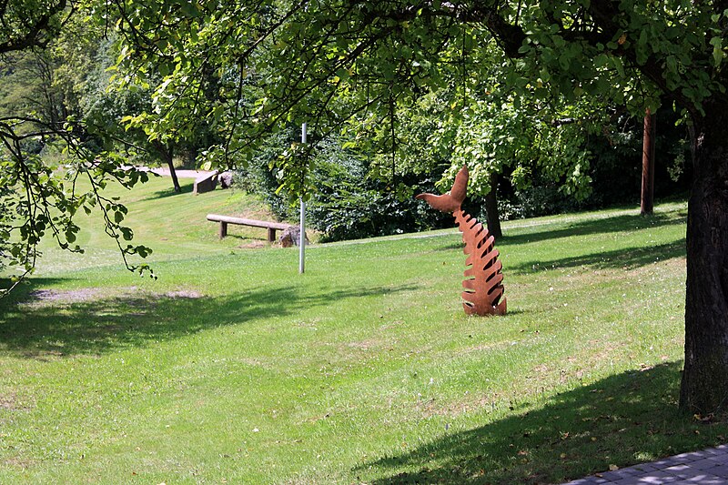 File:Skulptur Dammuehle Marburg.jpg