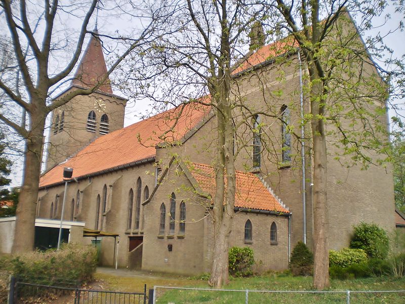 File:Soest Familiekerk achterzijde.JPG