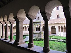 Colonnes romanes du cloître