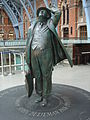John Betjeman statula
