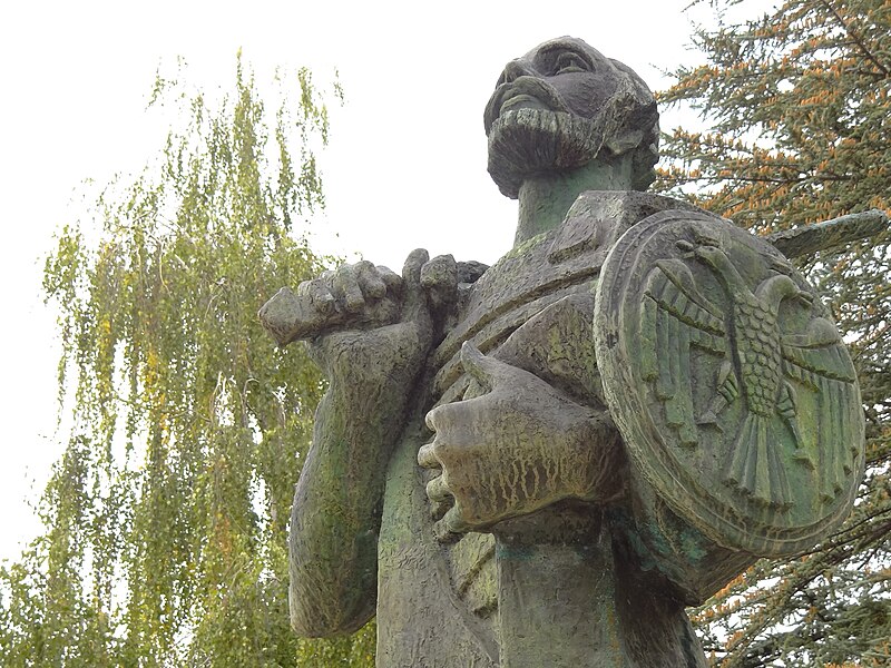 File:Statue of Ivan Crnojevic - Founder of Cetinje - Cetinje - Montenegro.jpg