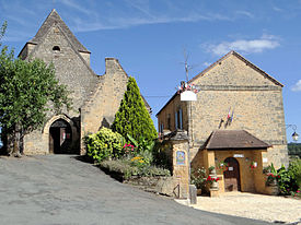 Tamniès - Eglise - musée et mairie.JPG
