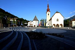 Glavni trg s cerkvijo svetega Petra in Pavla