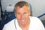 Peter Taylor, managed Palace between 2006 and 2007 and was also a former Crystal Palace player (1973–1976).