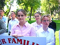 Teens from polygamous families along with over 200 supporters demonstrate at a pro-polygamy rally in Salt Lake City in 2006 Teens from polygamous families.jpg
