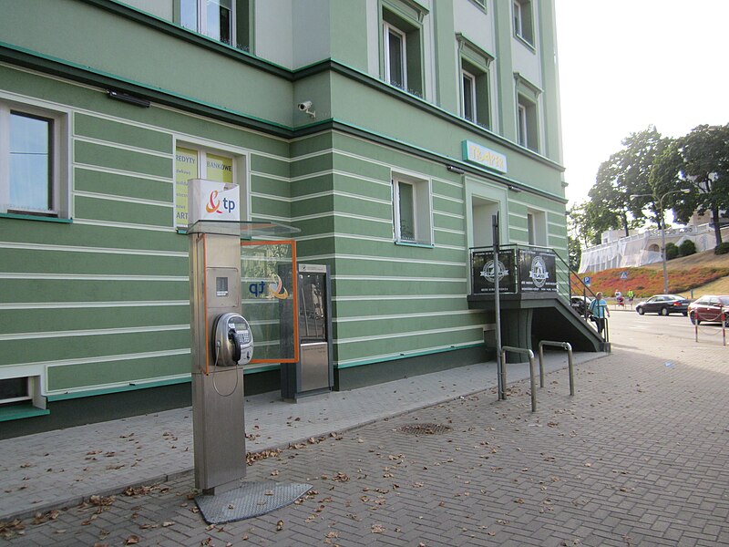 File:Telephone booths in Białystok (Lipowa).jpg