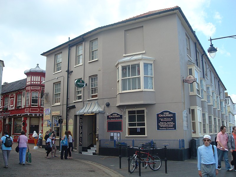 File:The Dolphin public house, Cromer - geograph.org.uk - 1957951.jpg