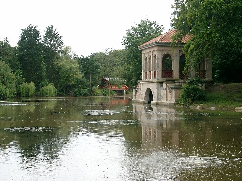 File:The Swiss Bridge and Boathouse, Birkenhead Park Lake.JPG