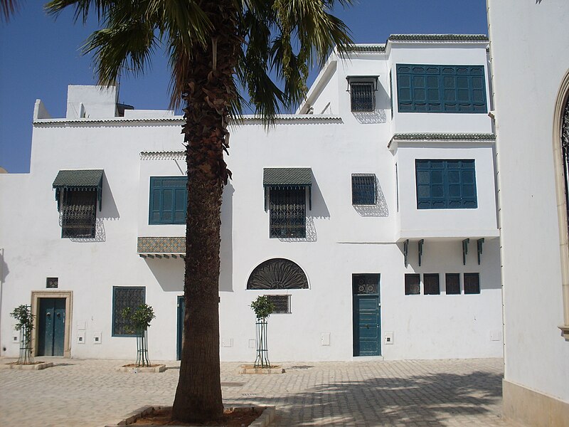 File:Tunis Maison Medina.jpg