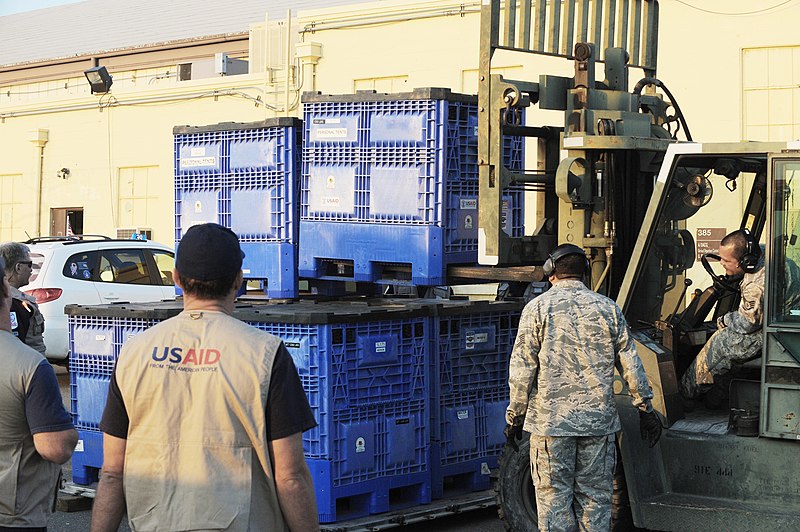 File:US Air Force 100113-F-5735S-569 Airmen load C-17s for Haitian relief.jpg