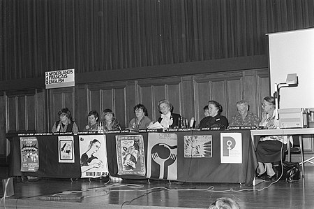 Van links naar rechts Edith Ballantyne, Dorothee Sölle (Duitsland), Annemarie Gr, Bestanddeelnr 931-8309.jpg