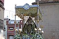 Virgen de Araceli, de Lucena (España), en la procesión de su día, el primer domingo de mayo. Al fondo, la iglesia de San Mateo. 450 aniversario de su llegada a Lucena desde Roma.